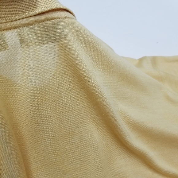 Finn mens 100% silk Medium pullover yellow Henley polo top has pilling or pulls - Picture 5 of 8
